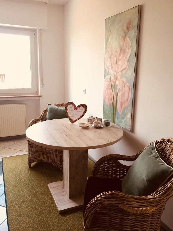Kant-Haus Viernheim Bagian luar foto